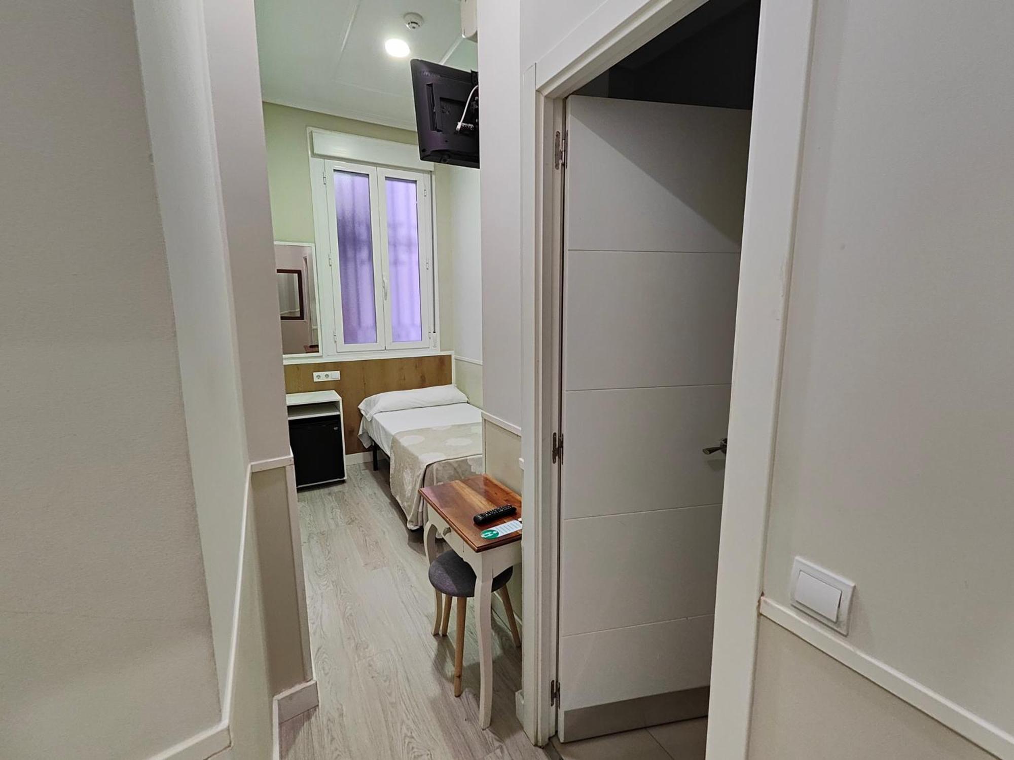 Hostal Madrid Guest house 3*